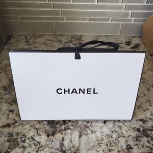 Chanel White & Black Gift Packaging Origami NEW